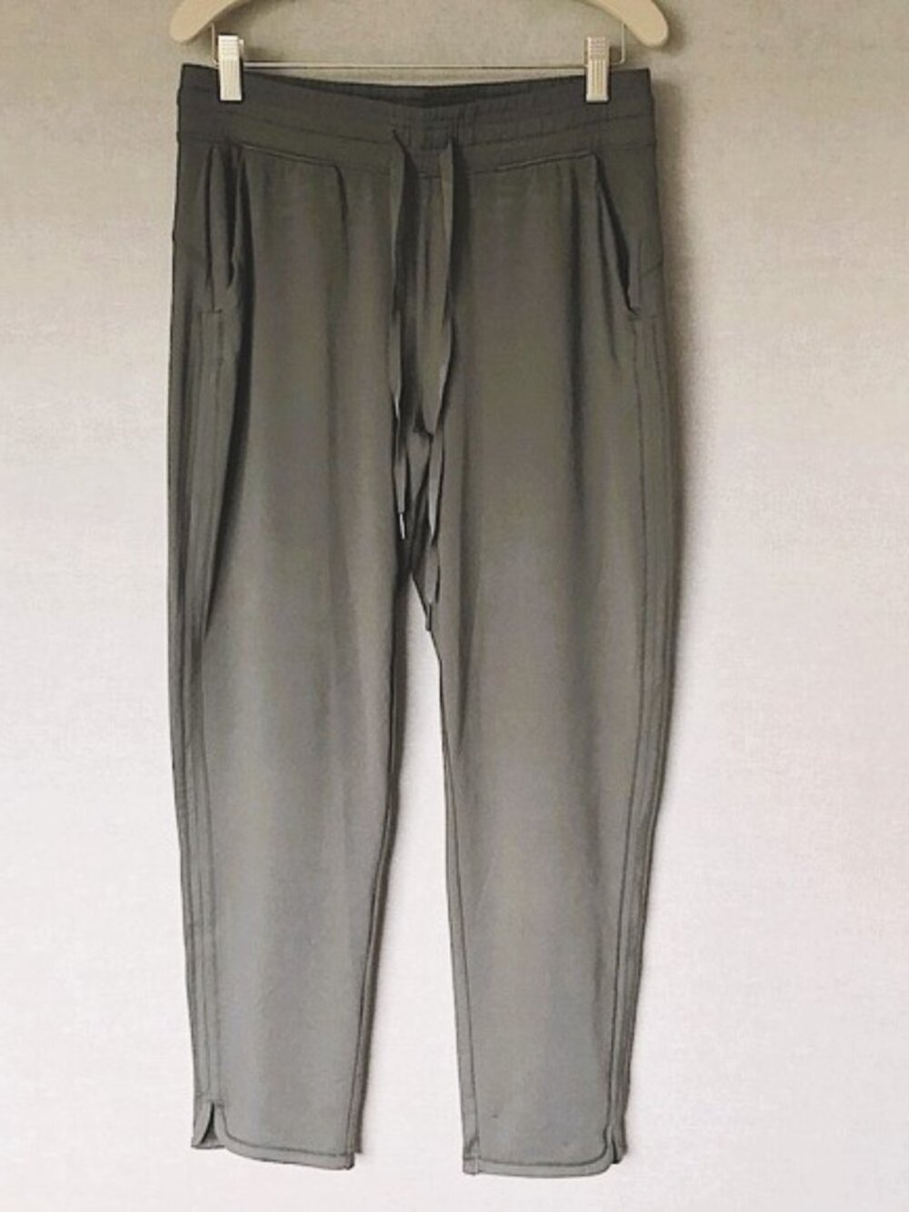 Recreation by Thread & Supply Olive Green Sweatpants NWT Size Small